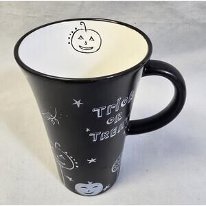 Starbucks 14 oz Trick or Treat Tall Black White Halloween Coffee Tea Mug 2007